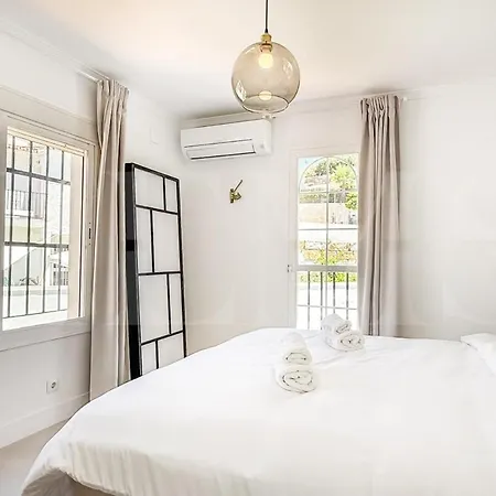 Chic With Pool, Garden And Parking Rems Villa *