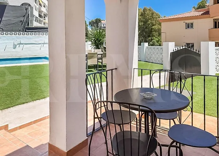 Chic With Pool, Garden And Parking Rems