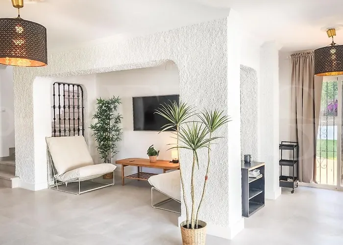 Willa Chic With Pool, Garden And Parking Rems *