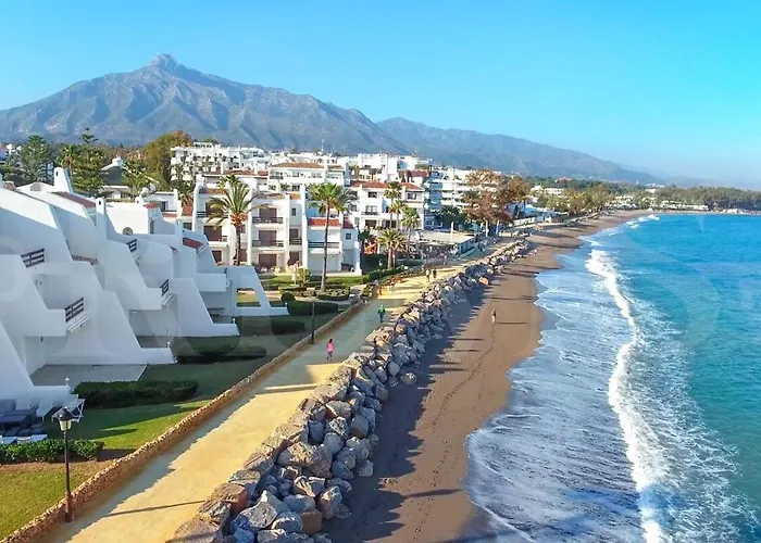 Willa Chic With Pool, Garden And Parking Rems Fuengirola