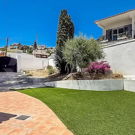 Chic With Pool, Garden And Parking Rems Villa Fuengirola