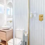 Chic With Pool, Garden And Parking Rems *