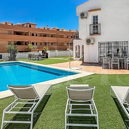 别墅 Chic With Pool, Garden And Parking Rems *