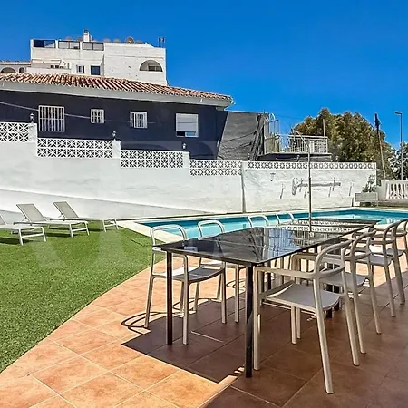 Chic With Pool, Garden And Parking Rems 别墅