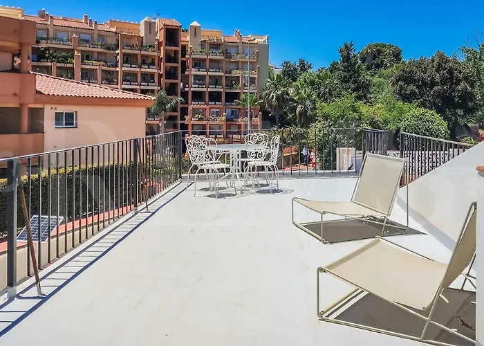 Chic With Pool, Garden And Parking Rems Фуэнхирола