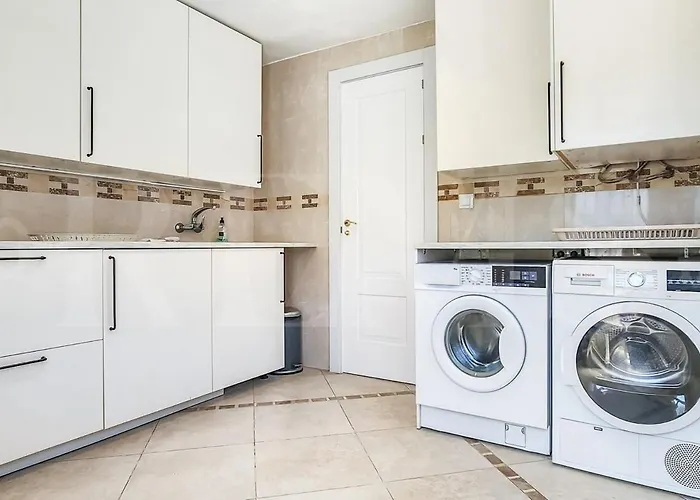 Вилла Chic With Pool, Garden And Parking Rems *