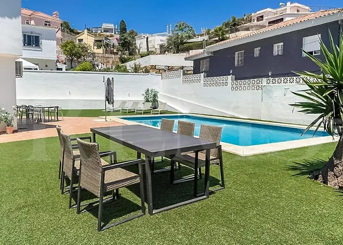 Chic With Pool, Garden And Parking Rems Вилла *