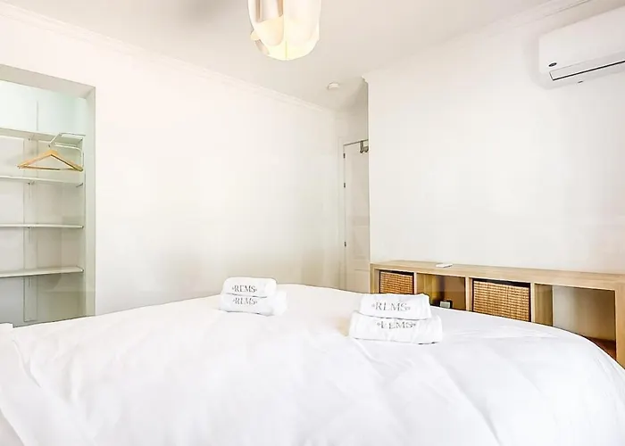 Chic With Pool, Garden And Parking Rems Вилла *