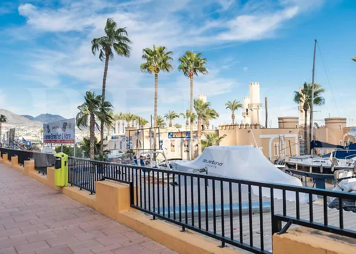 Chic With Pool, Garden And Parking Rems *